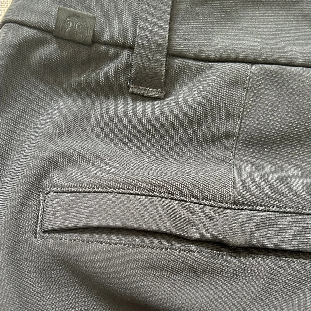 Lululemon Men's Commission Pants Size 34 Navy Classic Fit Flat Front Chinos
